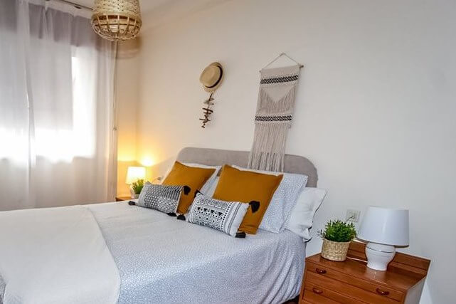 Decoración con sombreros, yute, cestos